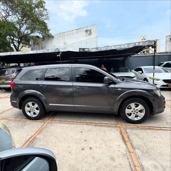 Dodge Journey SE - Image 4
