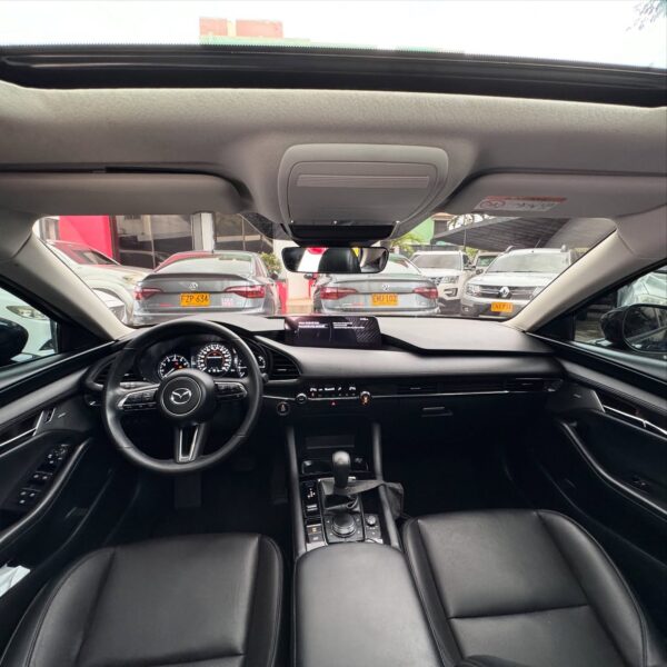 Mazda 3 Grand Touring Híbrido - Image 7