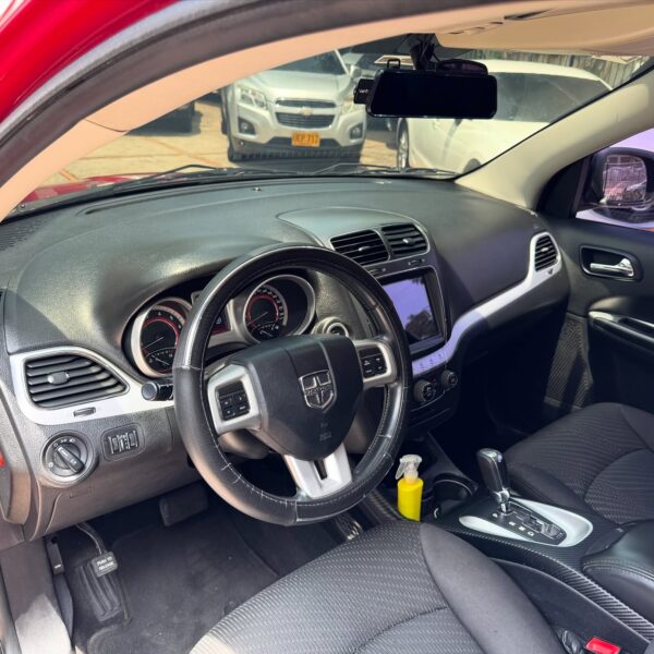 Dodge Journey - Image 8
