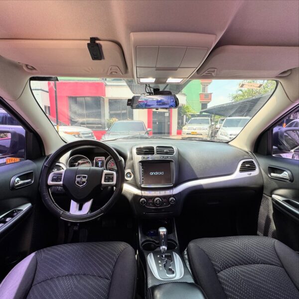 Dodge Journey - Image 9