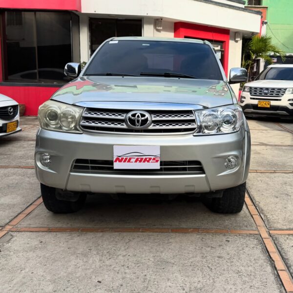 Toyota Fortuner SR5 4X4 - Image 3
