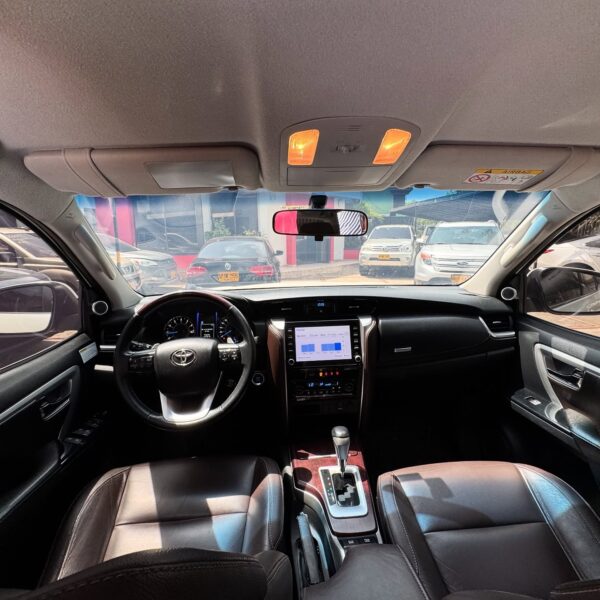 Toyota Fortuner SRV - Image 8
