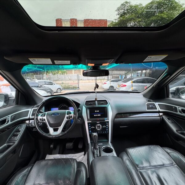 Ford Explorer Limited - Image 9