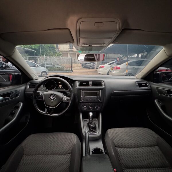 Volkswagen Jetta Comfortline - Image 10
