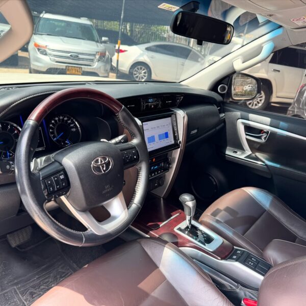 Toyota Fortuner SRV - Image 7