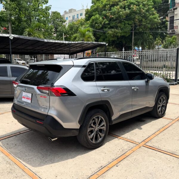 Toyota RAV4 XLE Híbrida - Image 6