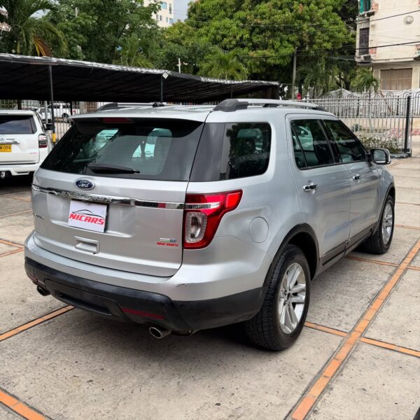 Ford Explorer Limited - Image 5