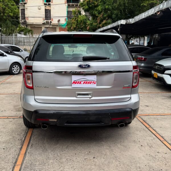 Ford Explorer Limited - Image 6