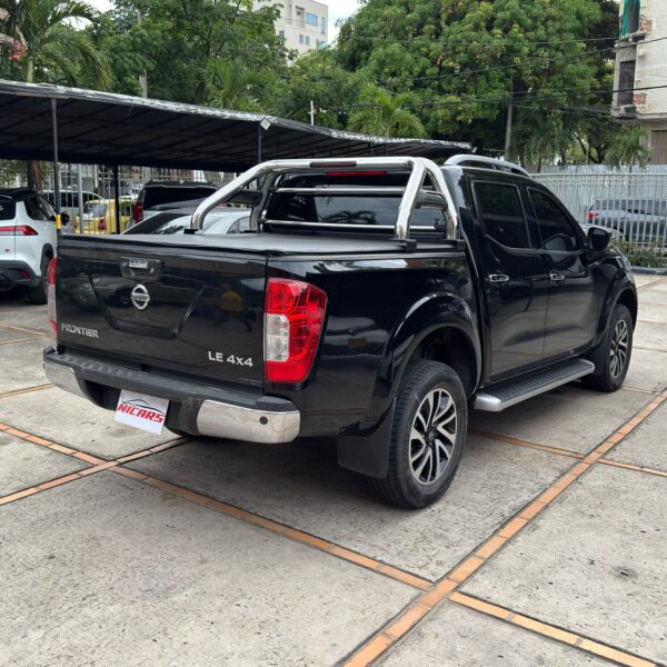 Nissan Frontier LE Diésel 4x4 - Image 6