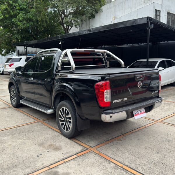 Nissan Frontier LE Diésel 4x4 - Image 8