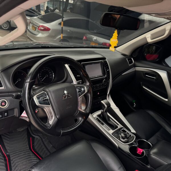 Mitsubishi Montero Sport 2.5 - Image 7