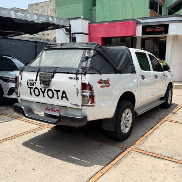 Toyota Hilux 2.5 Diésel 4X4 - Image 5
