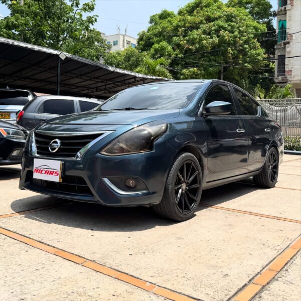 Nissan Versa Advance