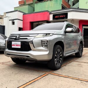 Mitsubishi Montero Sport Takai