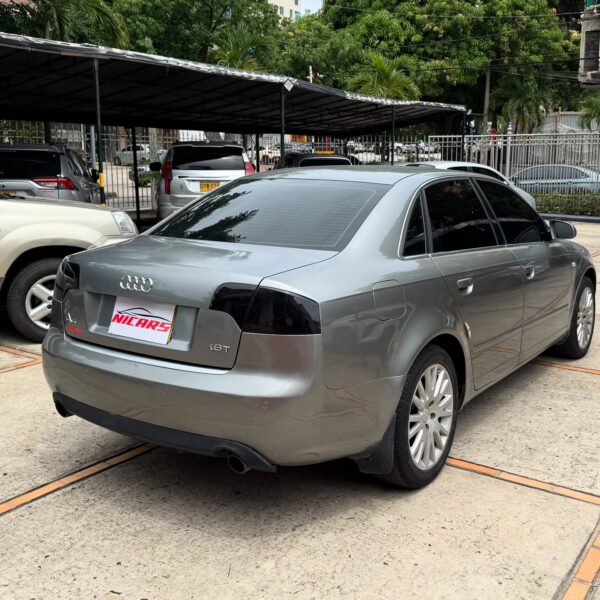 Audi A4 Luxury - Image 6