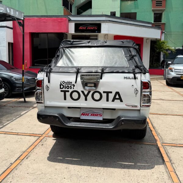 Toyota Hilux 2.5 Diésel 4X4 - Image 6