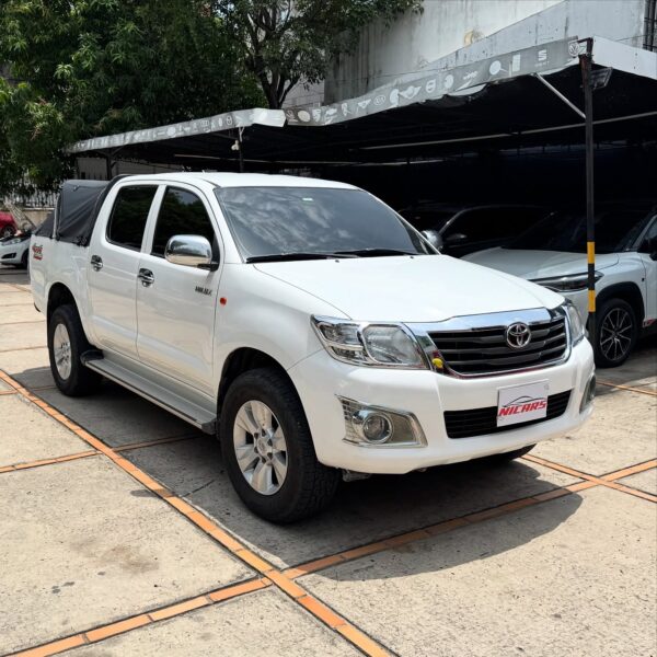Toyota Hilux 2.5 Diésel 4X4 - Image 3