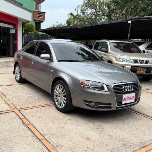 Audi A4 Luxury - Image 4