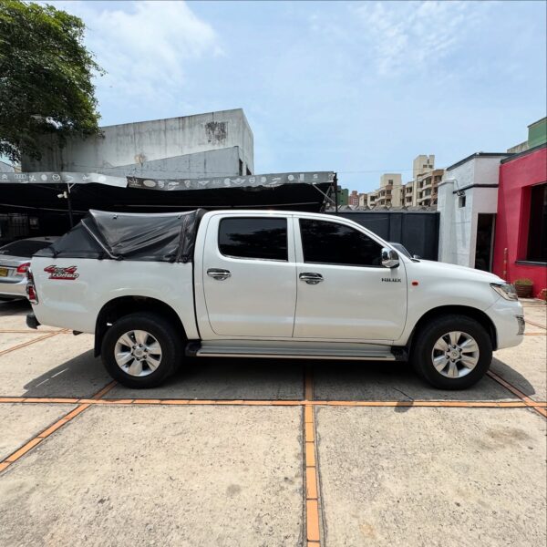 Toyota Hilux 2.5 Diésel 4X4 - Image 4