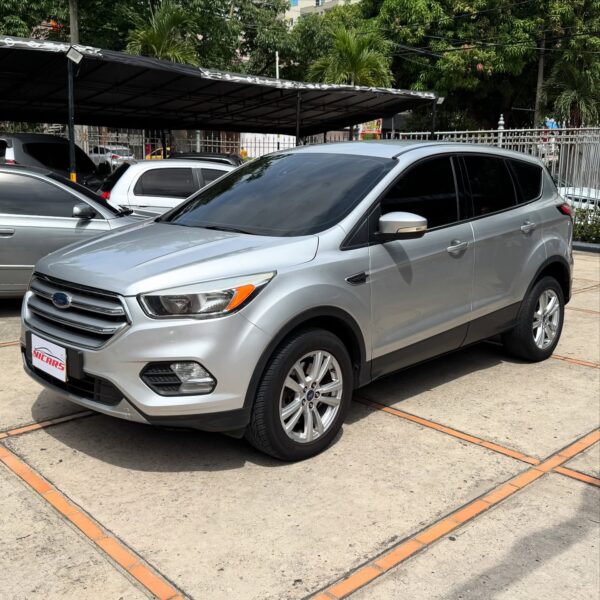 Ford Escape SE - Image 2