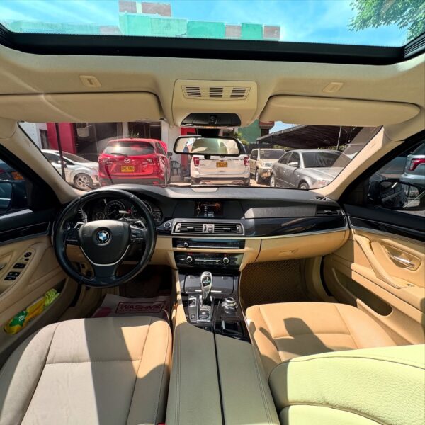 BMW 520i - Image 10