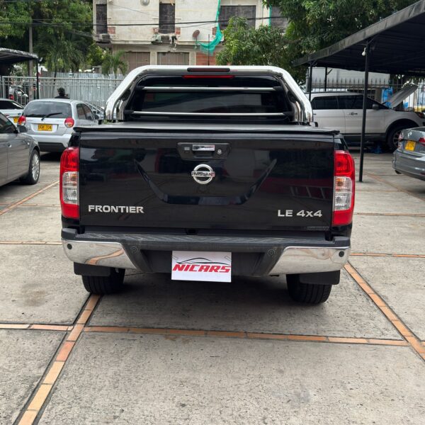 Nissan Frontier LE Diésel 4x4 - Image 7