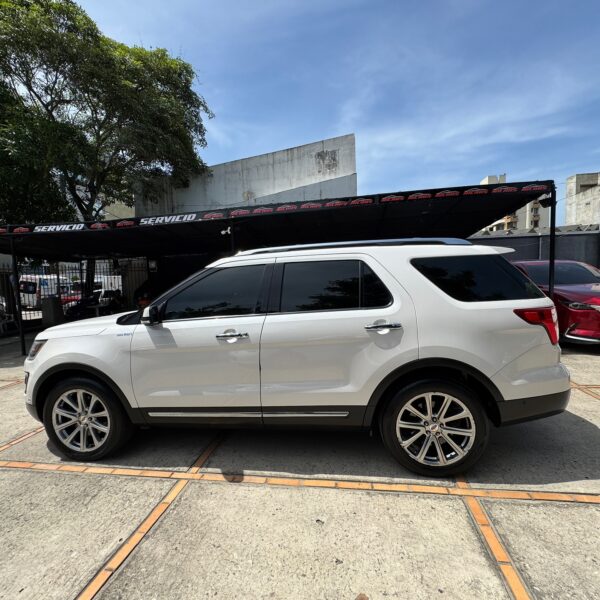 Ford Explorer Limited 2017 Automático - Image 8