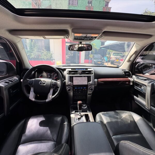 Toyota 4Runner Limited 2020 - Image 3