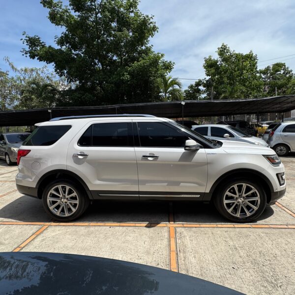 Ford Explorer Limited 2017 Automático - Image 4