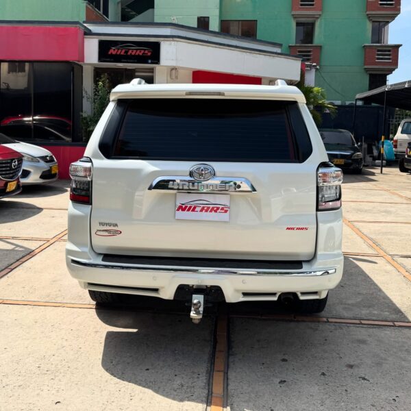 Toyota 4Runner Limited 2020 - Image 8