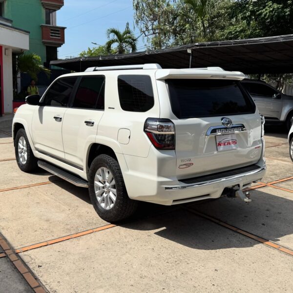 Toyota 4Runner Limited 2020 - Image 9