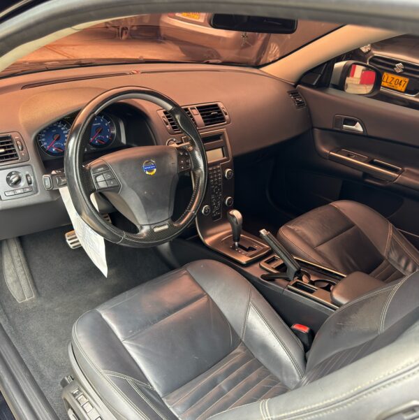 Volvo C30 R-Design 2012 - Image 3