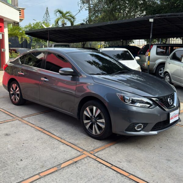Nissan Sentra Exclusive 2019 - Image 5