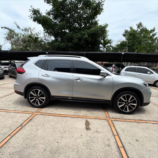 Nissan X-Trail Exclusive 2020 - Image 8